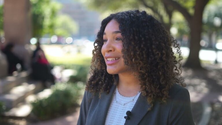 student-with-curly-hair-telling-story